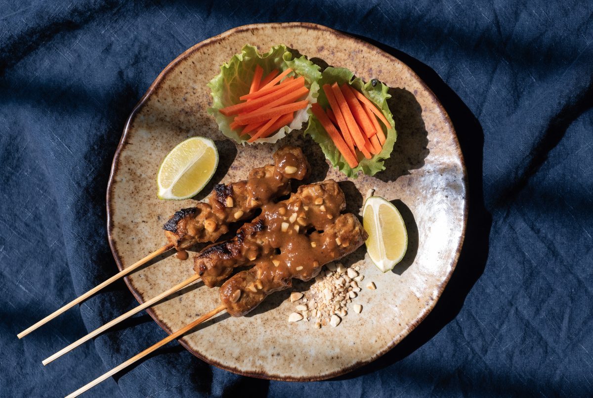 Tempeh Satay Lettuce Wraps